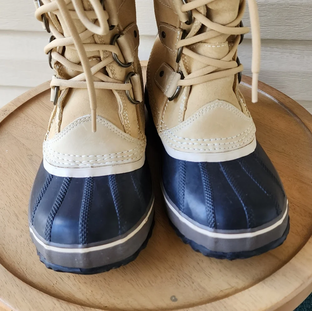 Sorel women's Joan of Arctic snow boots size 7